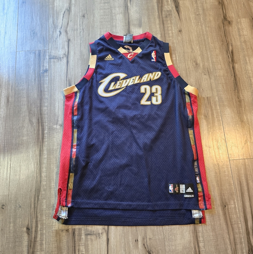 Cleveland Cavaliers Lebron Jersey XL BOY/SM MENS